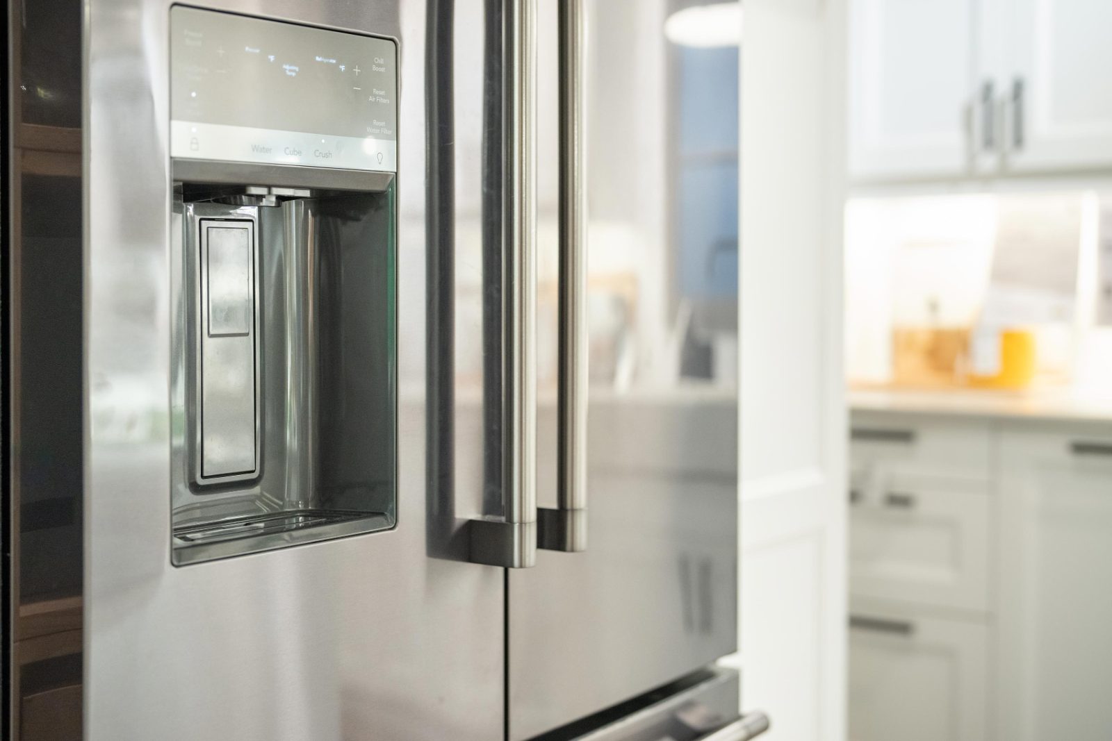 New name-brand kitchen appliances at 82 Outlet
